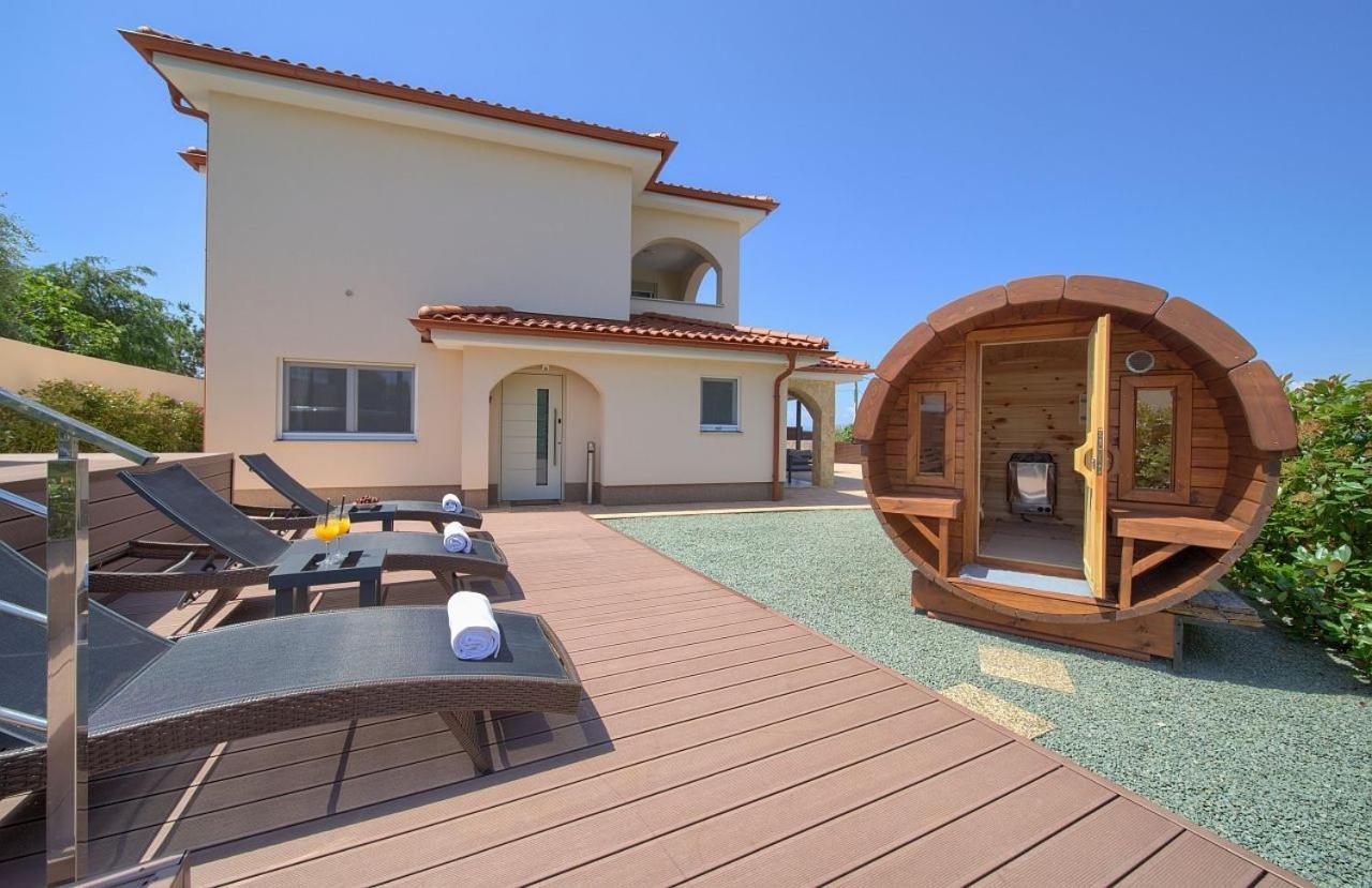 Holiday House Sea & Sun Residence Rasopasno Exterior photo