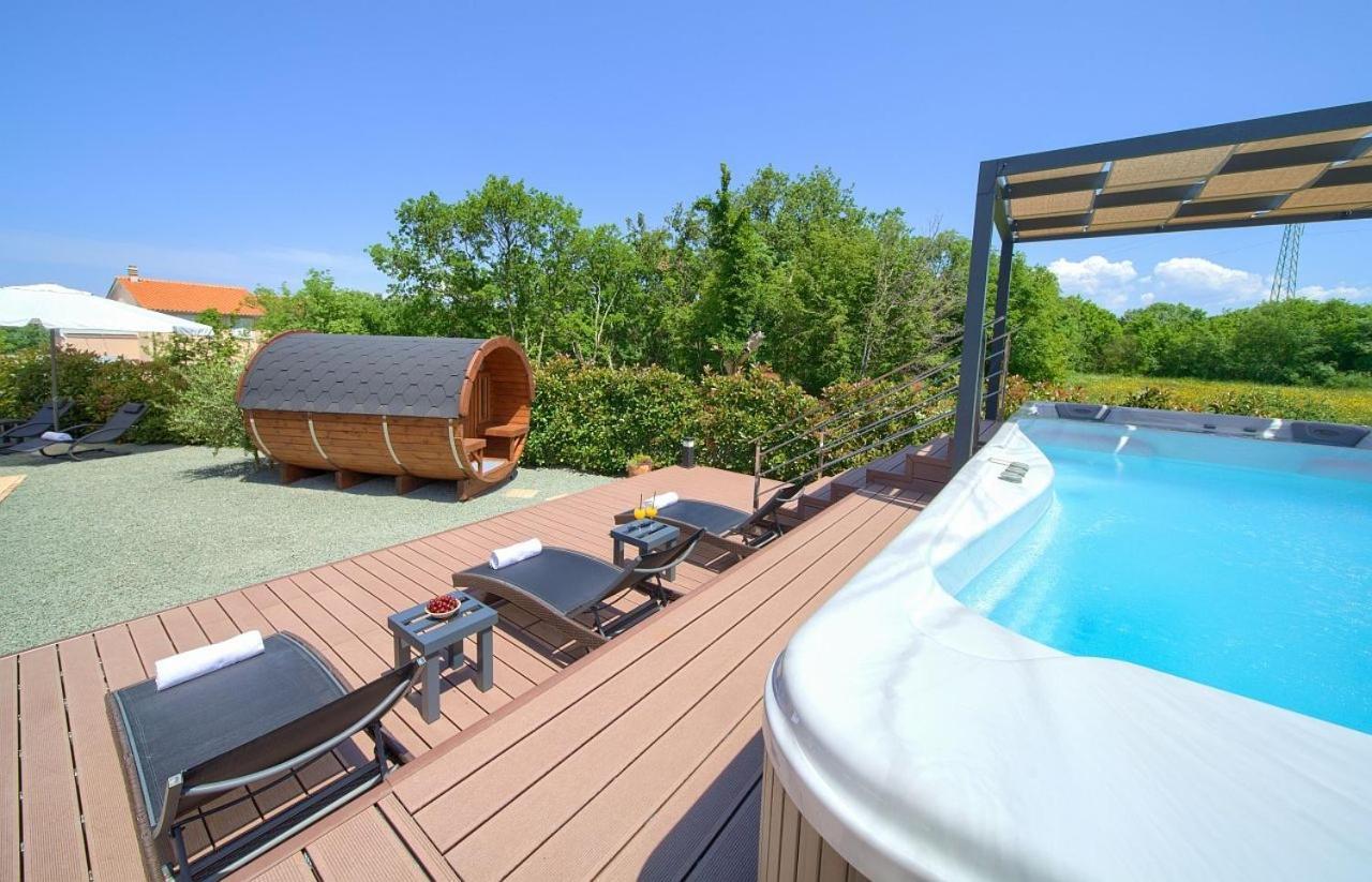 Holiday House Sea & Sun Residence Rasopasno Exterior photo