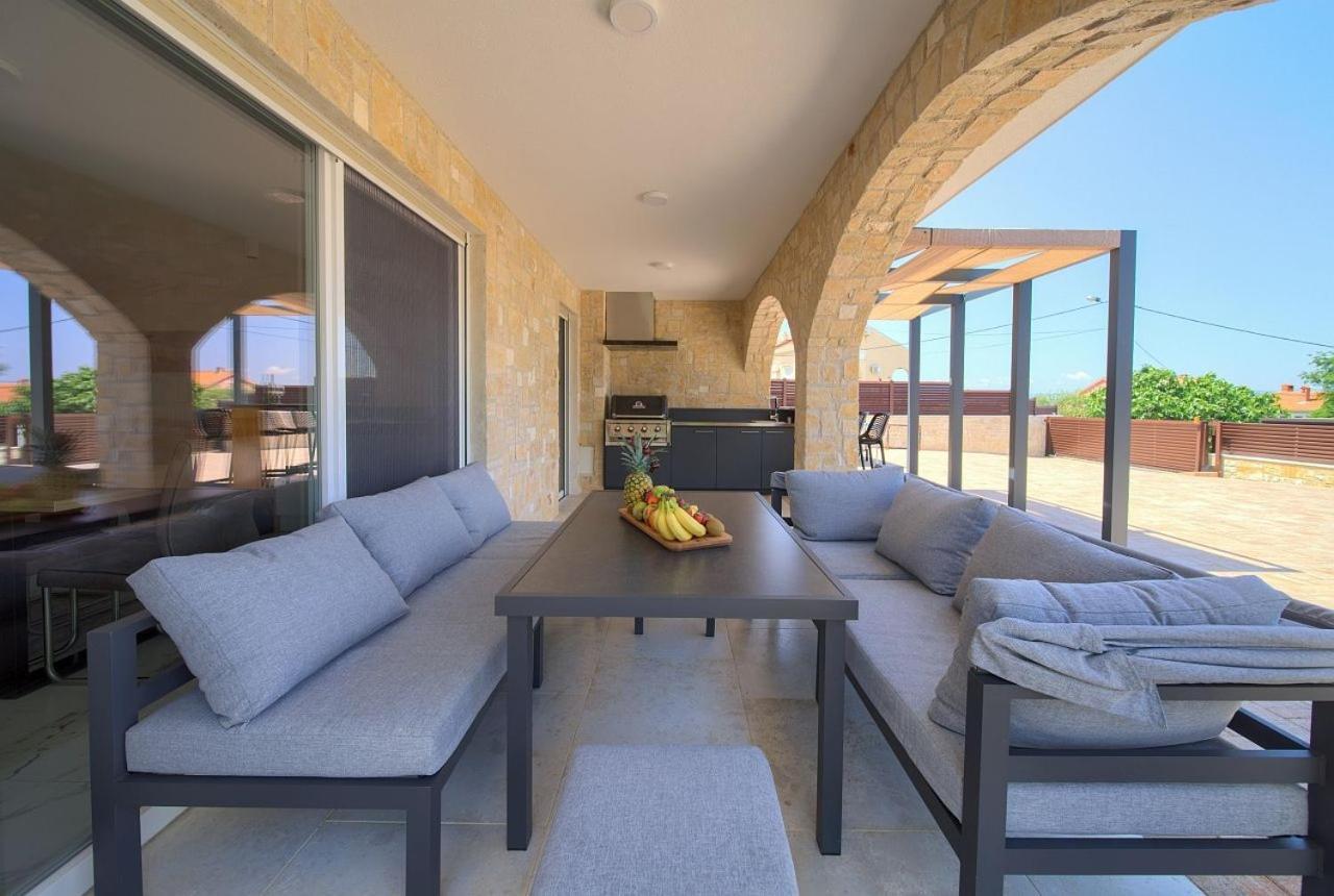 Holiday House Sea & Sun Residence Rasopasno Exterior photo