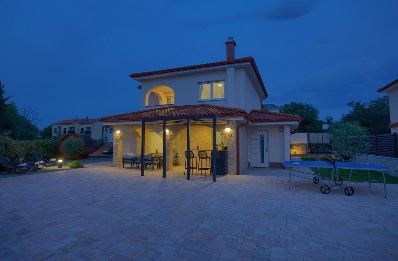 Holiday House Sea & Sun Residence Rasopasno Exterior photo